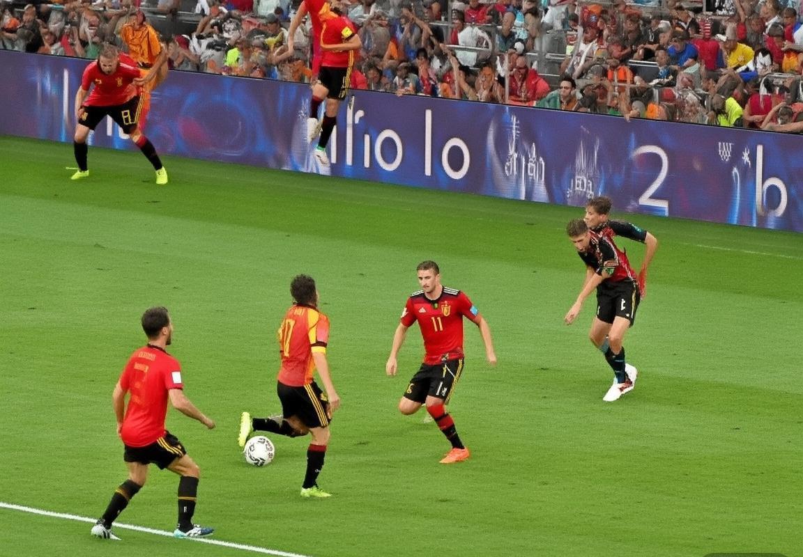 2020西班牙德国足球巅峰对决：战术解析与精彩瞬间回顾(图2)