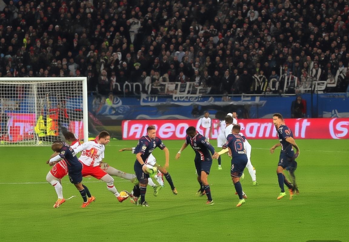 巴黎圣日耳曼VS红牛：巅峰对决，文化碰撞与战术解析(图2)