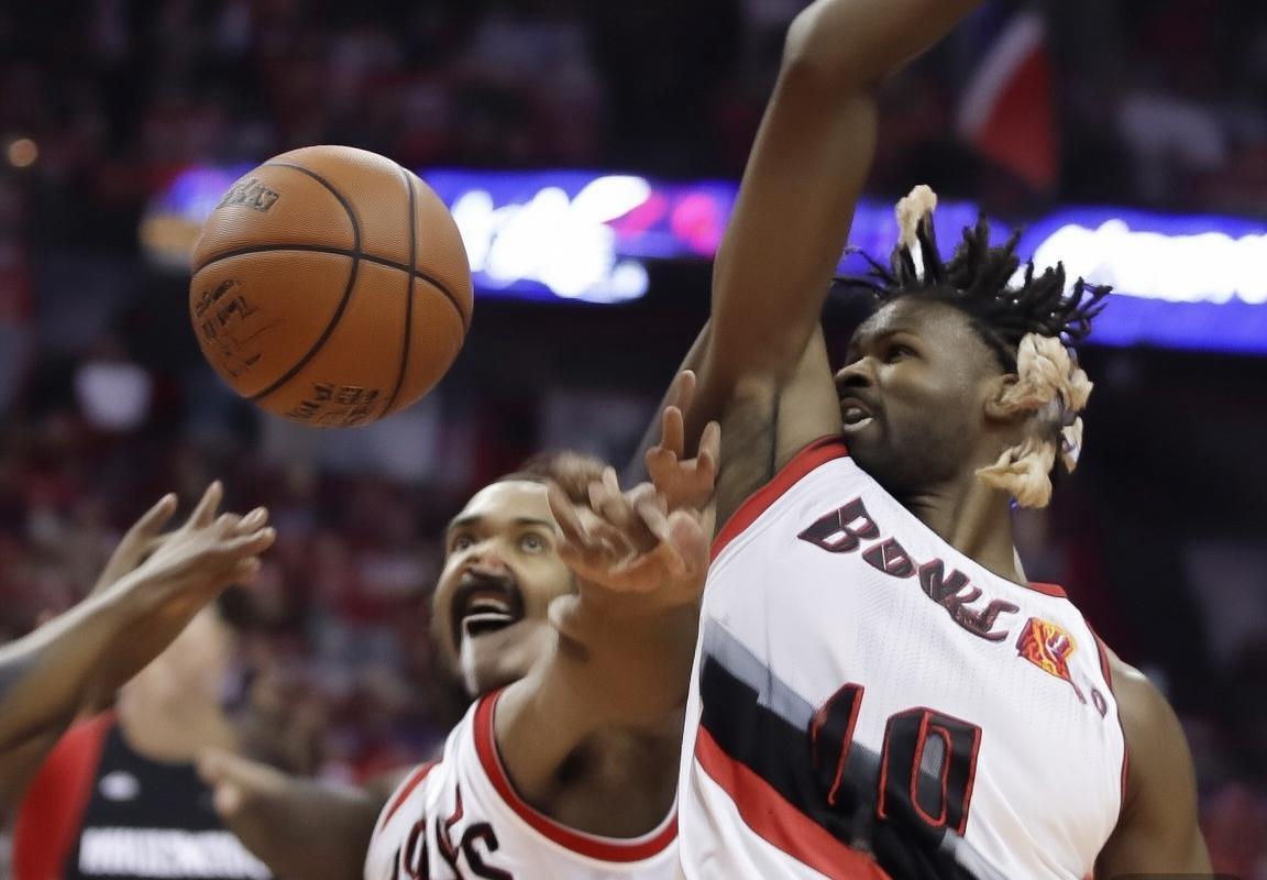 2005年NBA季后赛：火箭VS开拓者巅峰对决精彩瞬间回顾(图2)